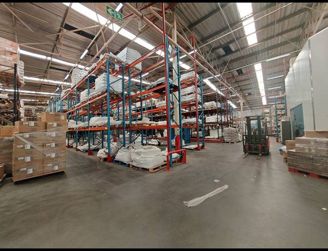 6,490M² WAREHOUSE FOR SALE IN CITY DEEP